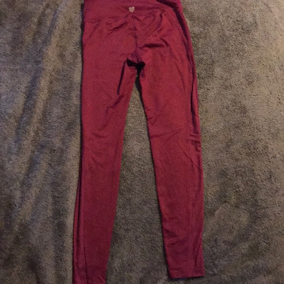 Maroon workout leggings - Picture 3 of 4